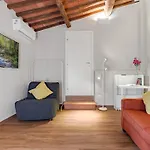 Hostly Arno Riverside Residence-10min From Tower *