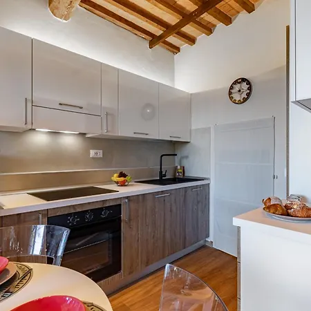 Hostly Arno Riverside Residence-10min From Tower
