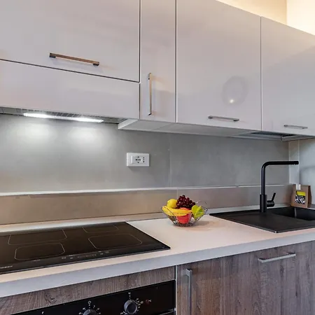 Hostly Arno Riverside Residence-10min From Tower