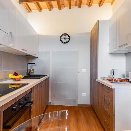 아파트 Hostly Arno Riverside Residence-10min From Tower 피사