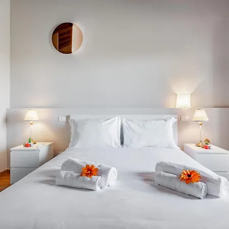 Hostly Arno Riverside Residence-10min From Tower *
