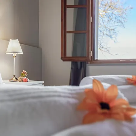 Hostly Arno Riverside Residence-10min From Tower